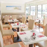 Am Kieler Schloss By Premiere Classe 2* 基尔