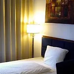 Am Kieler Schloss By Premiere Classe 2*