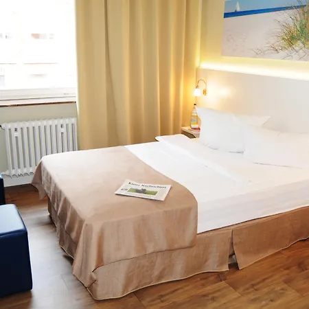 Отель Am Kieler Schloss By Premiere Classe 2*