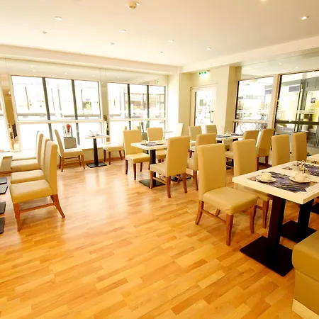 Am Kieler Schloss By Premiere Classe Hotel