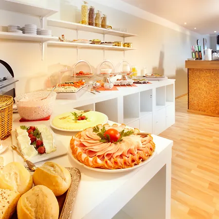 Am Kieler Schloss By Premiere Classe 2*