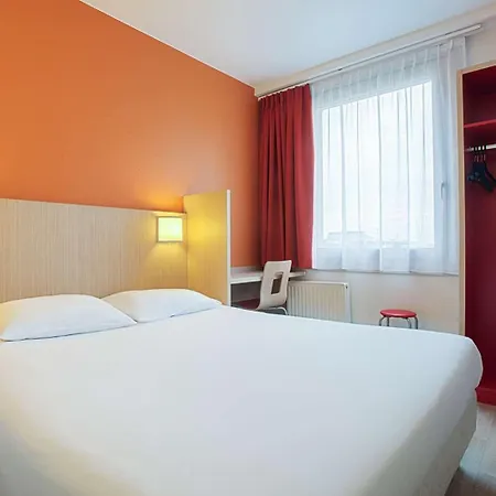 Am Kieler Schloss By Premiere Classe 2* קיל