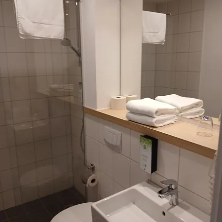 Отель Am Kieler Schloss By Premiere Classe 2*
