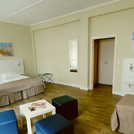 Am Kieler Schloss By Premiere Classe 2* קיל