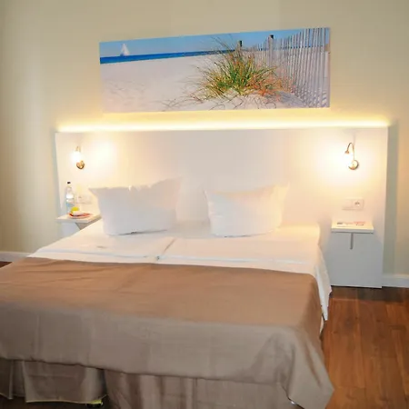 Отель Am Kieler Schloss By Premiere Classe 2*
