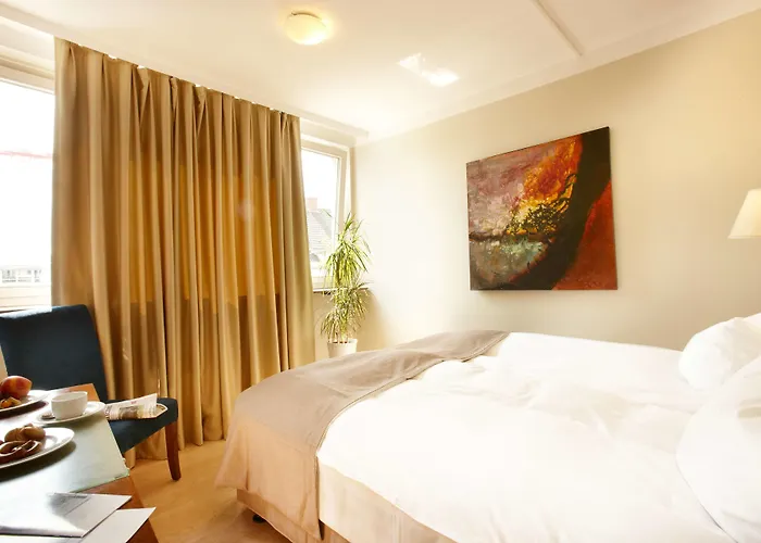 Am Kieler Schloss By Premiere Classe 2* Kiel