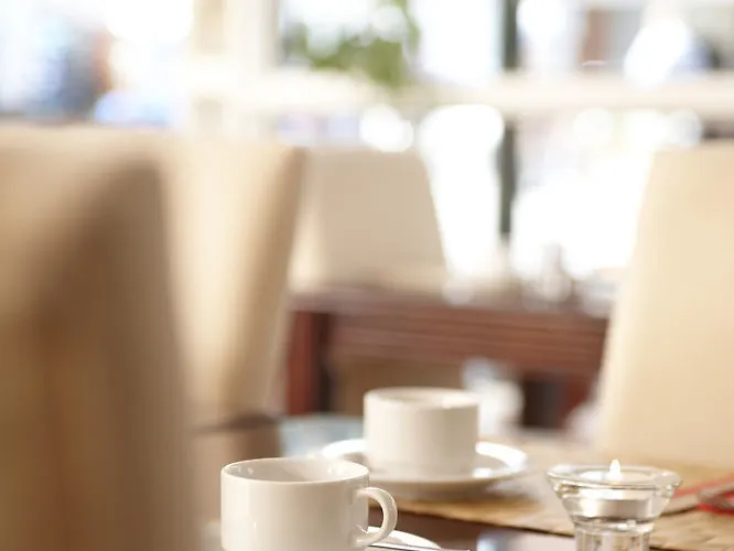 Am Kieler Schloss By Premiere Classe 2* Kiel