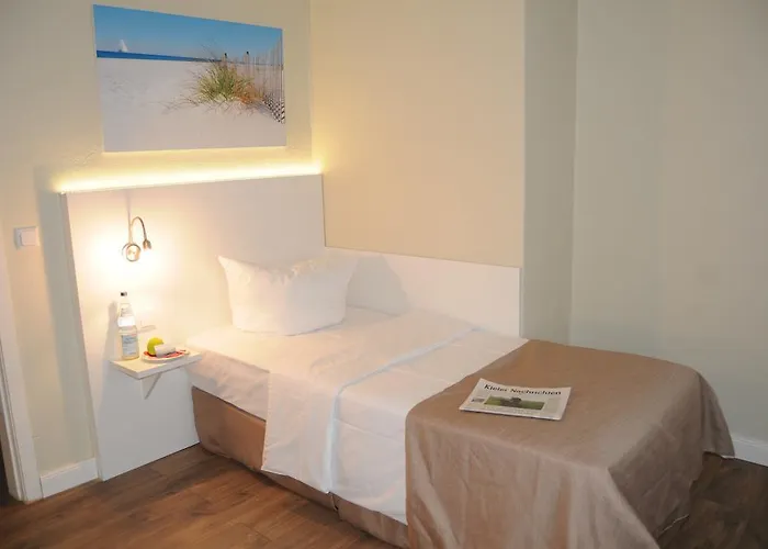 Am Kieler Schloss By Premiere Classe 2*